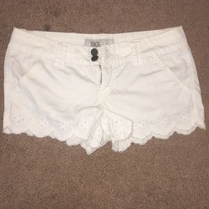 White BKE lace frill shorts